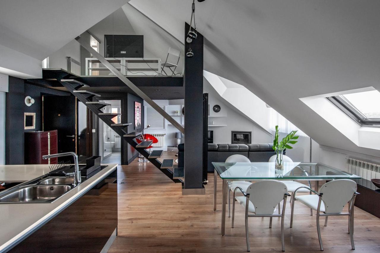 Oktheway Loft Maestranza Apartment A Coruna Bagian luar foto
